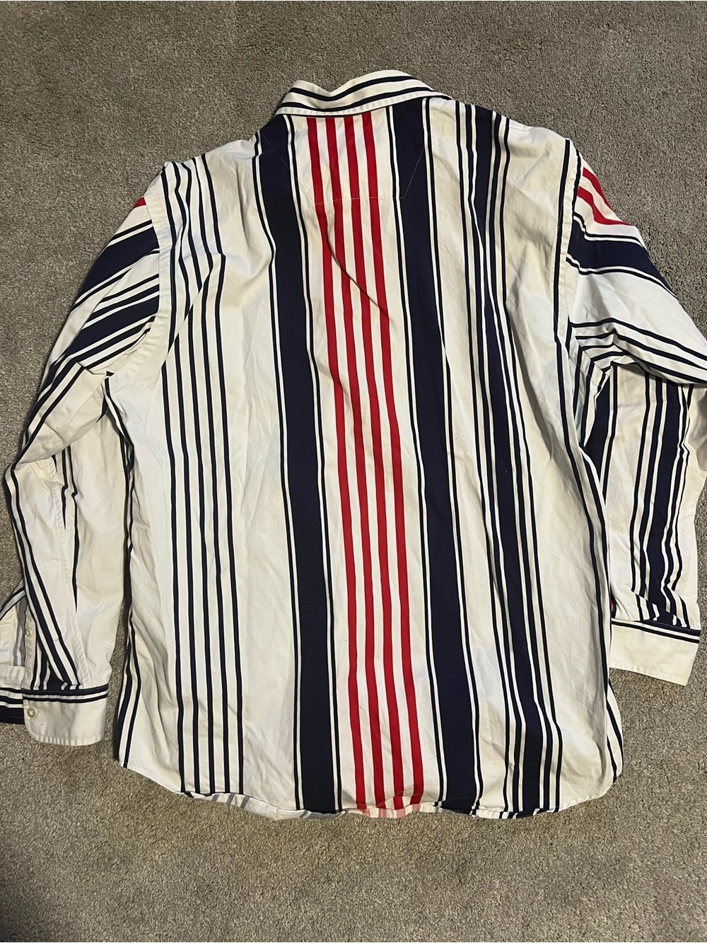 Button down - Picture 3 of 4